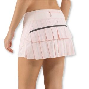 EUC lululemon athletica Light Pink Pleated Tennis Skort with Gray Stripe